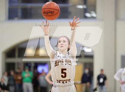 Thumbnail 1 in Newark Catholic vs. Berne Union (OHSAA D4 District Final) photogallery.