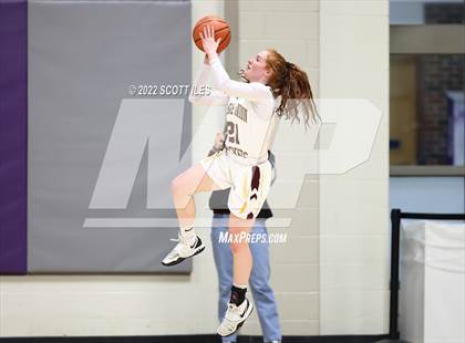 Thumbnail 3 in Newark Catholic vs. Berne Union (OHSAA D4 District Final) photogallery.
