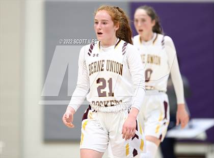 Thumbnail 2 in Newark Catholic vs. Berne Union (OHSAA D4 District Final) photogallery.