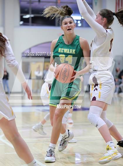 Thumbnail 3 in Newark Catholic vs. Berne Union (OHSAA D4 District Final) photogallery.