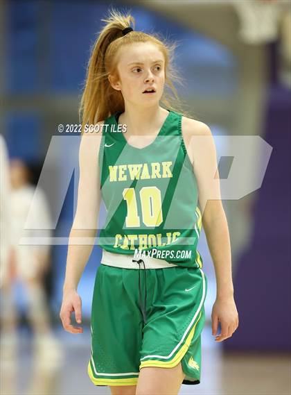 Thumbnail 3 in Newark Catholic vs. Berne Union (OHSAA D4 District Final) photogallery.