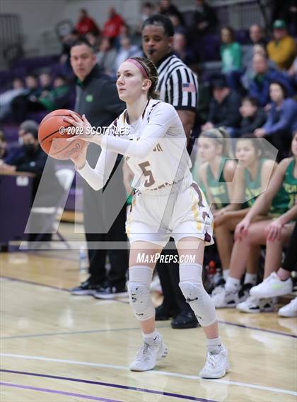 Thumbnail 3 in Newark Catholic vs. Berne Union (OHSAA D4 District Final) photogallery.