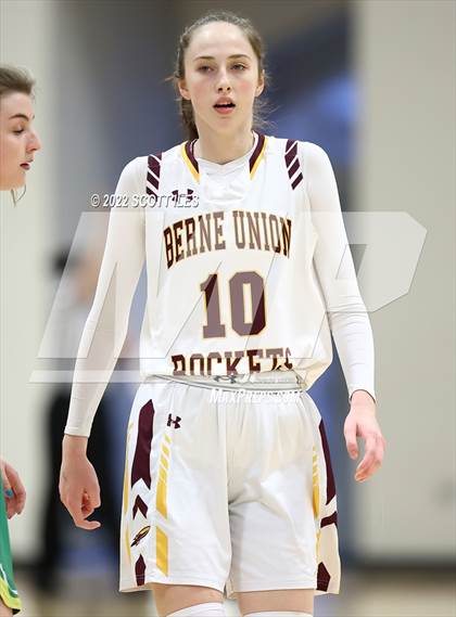 Thumbnail 1 in Newark Catholic vs. Berne Union (OHSAA D4 District Final) photogallery.