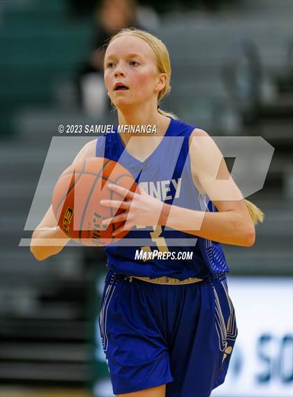 Thumbnail 3 in Kearney @ Lincoln Southwest photogallery.