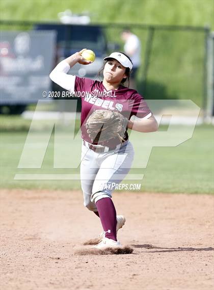 Thumbnail 1 in Jemison vs Thorsby (Chilton County Tournament) photogallery.