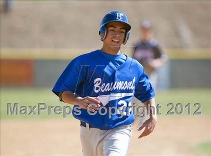 Thumbnail 1 in Beaumont vs. King photogallery.