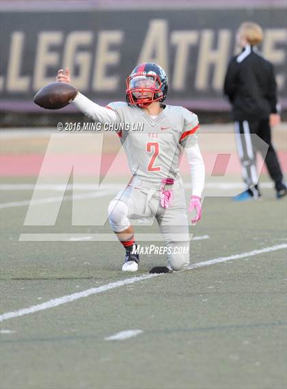 Thumbnail 3 in Village Christian vs. Whittier Christian photogallery.