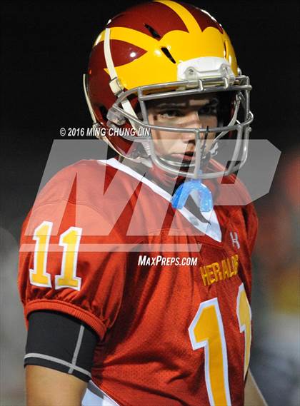 Thumbnail 3 in Village Christian vs. Whittier Christian photogallery.
