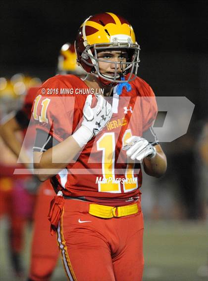 Thumbnail 2 in Village Christian vs. Whittier Christian photogallery.