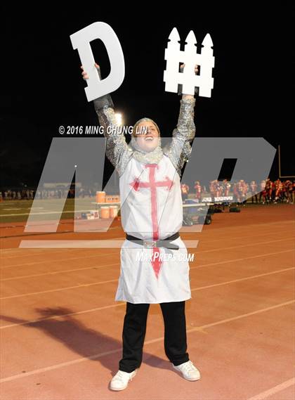 Thumbnail 2 in Village Christian vs. Whittier Christian photogallery.
