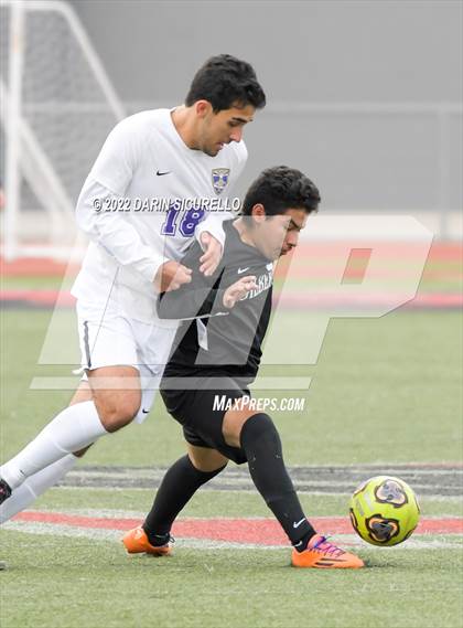 Thumbnail 3 in Queen Creek vs. Gilbert (Coyote Classic Soccer Tournament) photogallery.