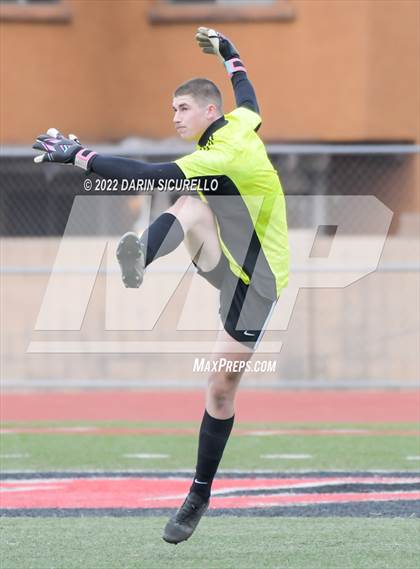 Thumbnail 1 in Queen Creek vs. Gilbert (Coyote Classic Soccer Tournament) photogallery.
