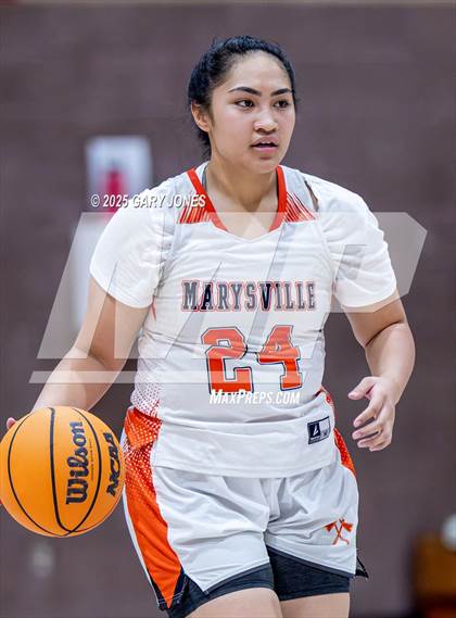 Thumbnail 2 in Marysville vs. Wheatland (Chavez Christmas Classic) photogallery.