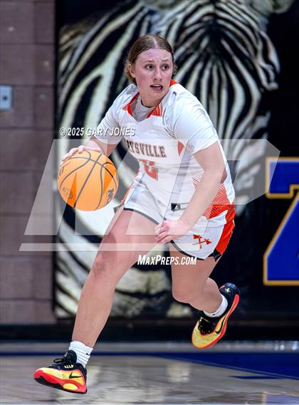 Thumbnail 1 in Marysville vs. Wheatland (Chavez Christmas Classic) photogallery.