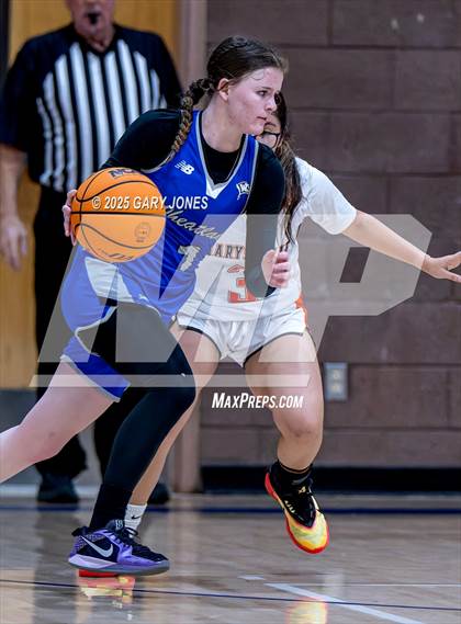 Thumbnail 3 in Marysville vs. Wheatland (Chavez Christmas Classic) photogallery.
