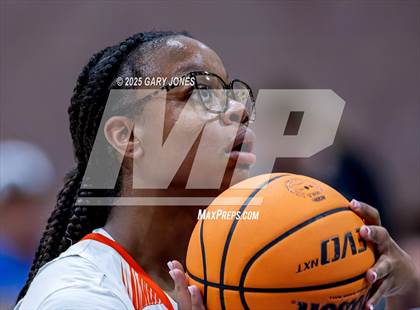 Thumbnail 1 in Marysville vs. Wheatland (Chavez Christmas Classic) photogallery.