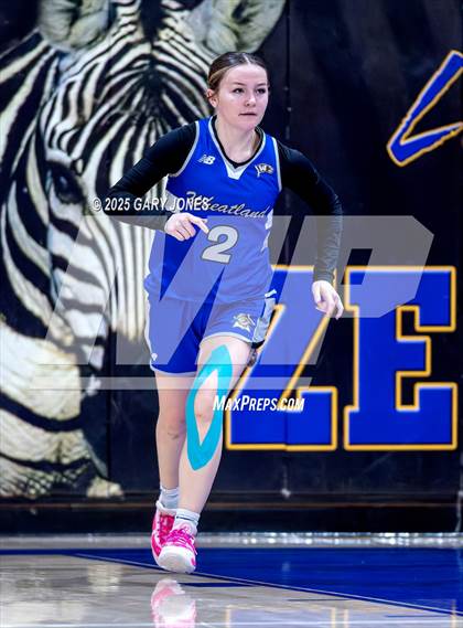 Thumbnail 2 in Marysville vs. Wheatland (Chavez Christmas Classic) photogallery.