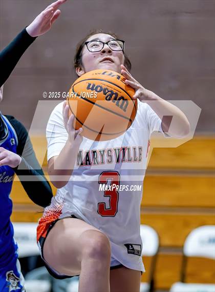 Thumbnail 2 in Marysville vs. Wheatland (Chavez Christmas Classic) photogallery.