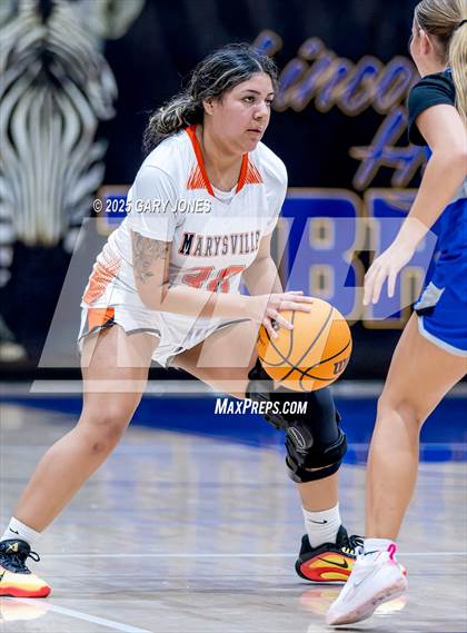 Thumbnail 3 in Marysville vs. Wheatland (Chavez Christmas Classic) photogallery.