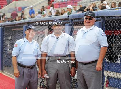 Thumbnail 1 in Templeton vs. Dinuba (CIF CS D3 Final) photogallery.