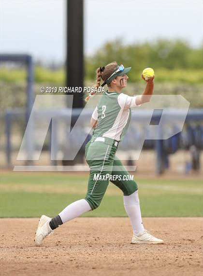 Thumbnail 3 in Templeton vs. Dinuba (CIF CS D3 Final) photogallery.