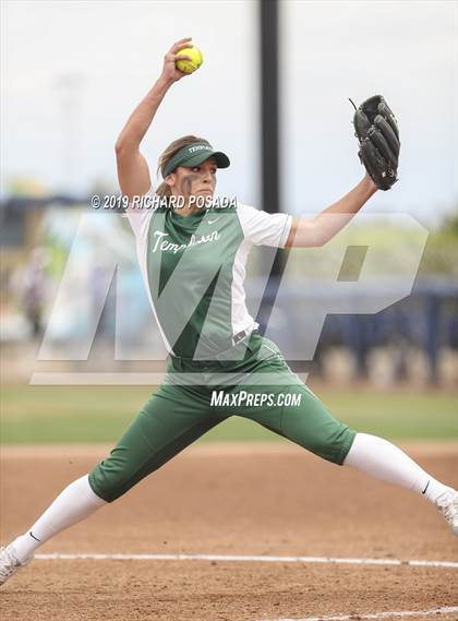 Thumbnail 2 in Templeton vs. Dinuba (CIF CS D3 Final) photogallery.