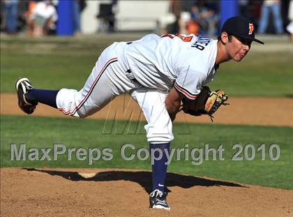 Thumbnail 3 in La Canada @ Poly photogallery.
