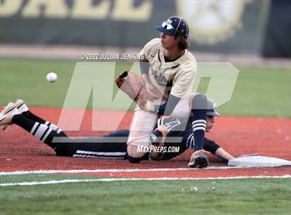 Thumbnail 3 in Columbia @ Middleton (IHSAA 4A District III Final) photogallery.