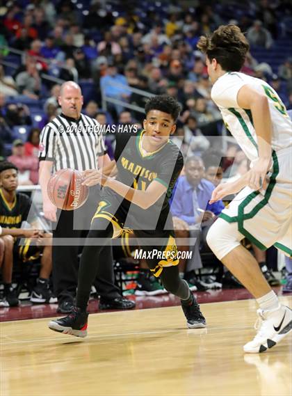 Thumbnail 3 in Cole vs. Madison (UIL 3A Semifinal) photogallery.