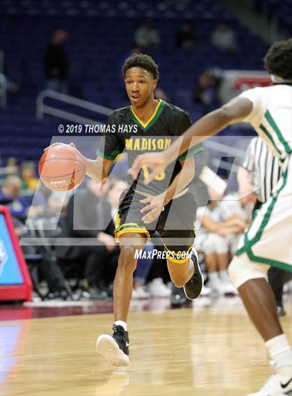 Thumbnail 2 in Cole vs. Madison (UIL 3A Semifinal) photogallery.