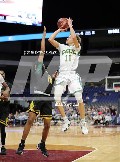 Thumbnail 1 in Cole vs. Madison (UIL 3A Semifinal) photogallery.