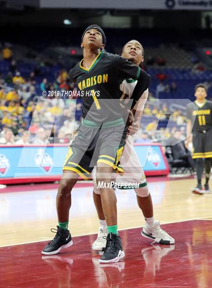 Thumbnail 3 in Cole vs. Madison (UIL 3A Semifinal) photogallery.