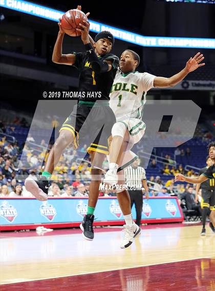 Thumbnail 1 in Cole vs. Madison (UIL 3A Semifinal) photogallery.