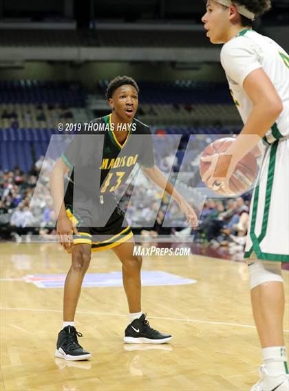 Thumbnail 3 in Cole vs. Madison (UIL 3A Semifinal) photogallery.