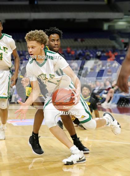 Thumbnail 1 in Cole vs. Madison (UIL 3A Semifinal) photogallery.