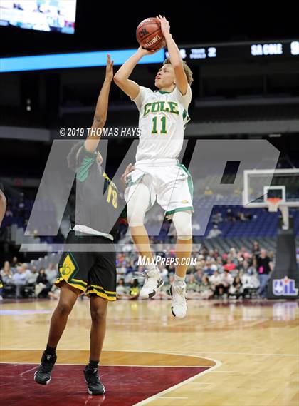 Thumbnail 3 in Cole vs. Madison (UIL 3A Semifinal) photogallery.