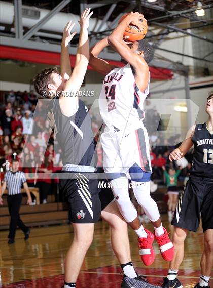 Thumbnail 3 in Lincoln Southeast @ Lincoln High photogallery.
