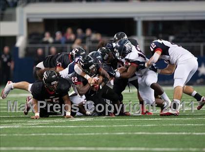 Thumbnail 1 in Trinity vs. Allen (5A Division 1 Region 1 Area Playoff) photogallery.