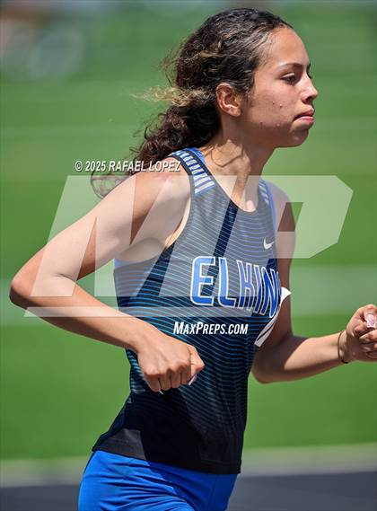 Thumbnail 1 in UIL 6A Track & Field Area 21&22 (800M) photogallery.