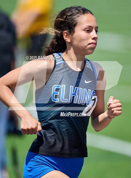 Thumbnail 2 in UIL 6A Track & Field Area 21&22 (800M) photogallery.