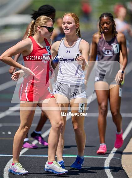 Thumbnail 2 in UIL 6A Track & Field Area 21&22 (800M) photogallery.