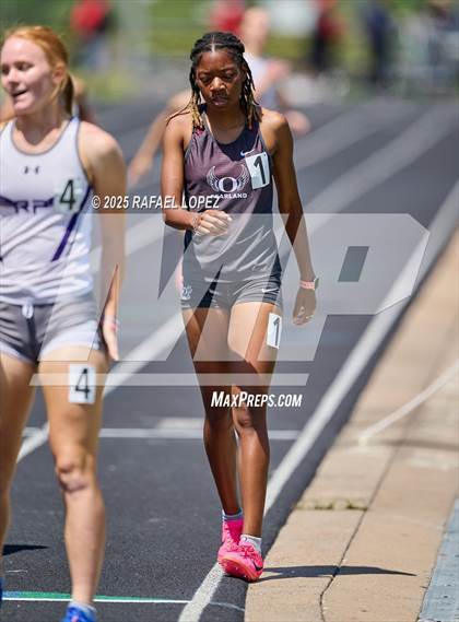 Thumbnail 1 in UIL 6A Track & Field Area 21&22 (800M) photogallery.
