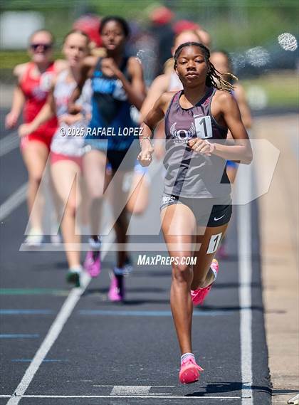 Thumbnail 1 in UIL 6A Track & Field Area 21&22 (800M) photogallery.