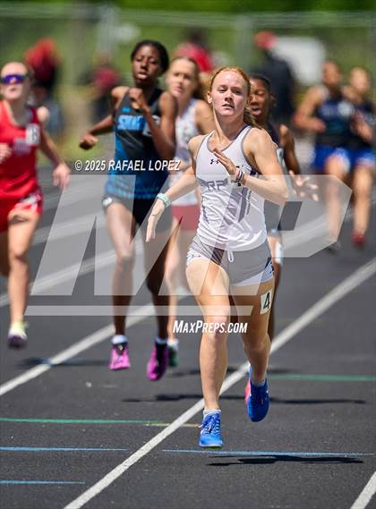 Thumbnail 3 in UIL 6A Track & Field Area 21&22 (800M) photogallery.