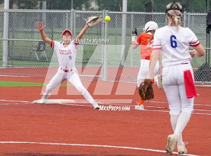 Thumbnail 3 in Midlothian Heritage vs Celina (UIL 4A Bi-District Playoff Game 3) photogallery.