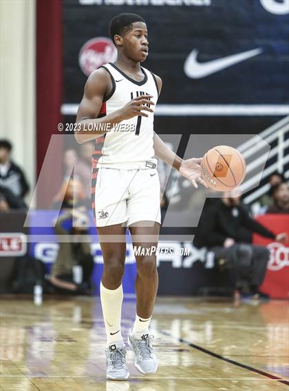 Thumbnail 3 in Long Island Lutheran vs. Oak Hill Academy (Spalding Hoophall Classic) photogallery.