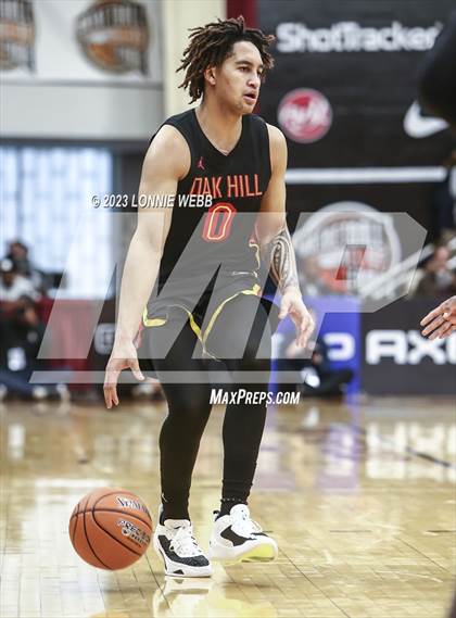 Thumbnail 3 in Long Island Lutheran vs. Oak Hill Academy (Spalding Hoophall Classic) photogallery.