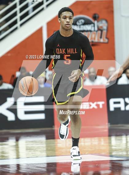 Thumbnail 1 in Long Island Lutheran vs. Oak Hill Academy (Spalding Hoophall Classic) photogallery.