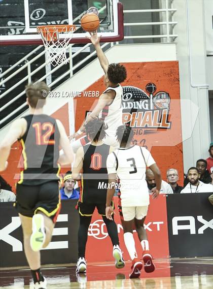 Thumbnail 3 in Long Island Lutheran vs. Oak Hill Academy (Spalding Hoophall Classic) photogallery.