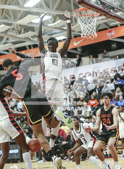 Thumbnail 3 in Long Island Lutheran vs. Oak Hill Academy (Spalding Hoophall Classic) photogallery.